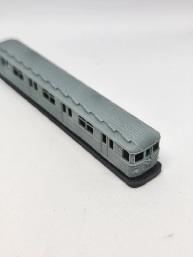 SOUPRAVA 3 VOZŮ METRA EČS v měřítku  N (1:160)