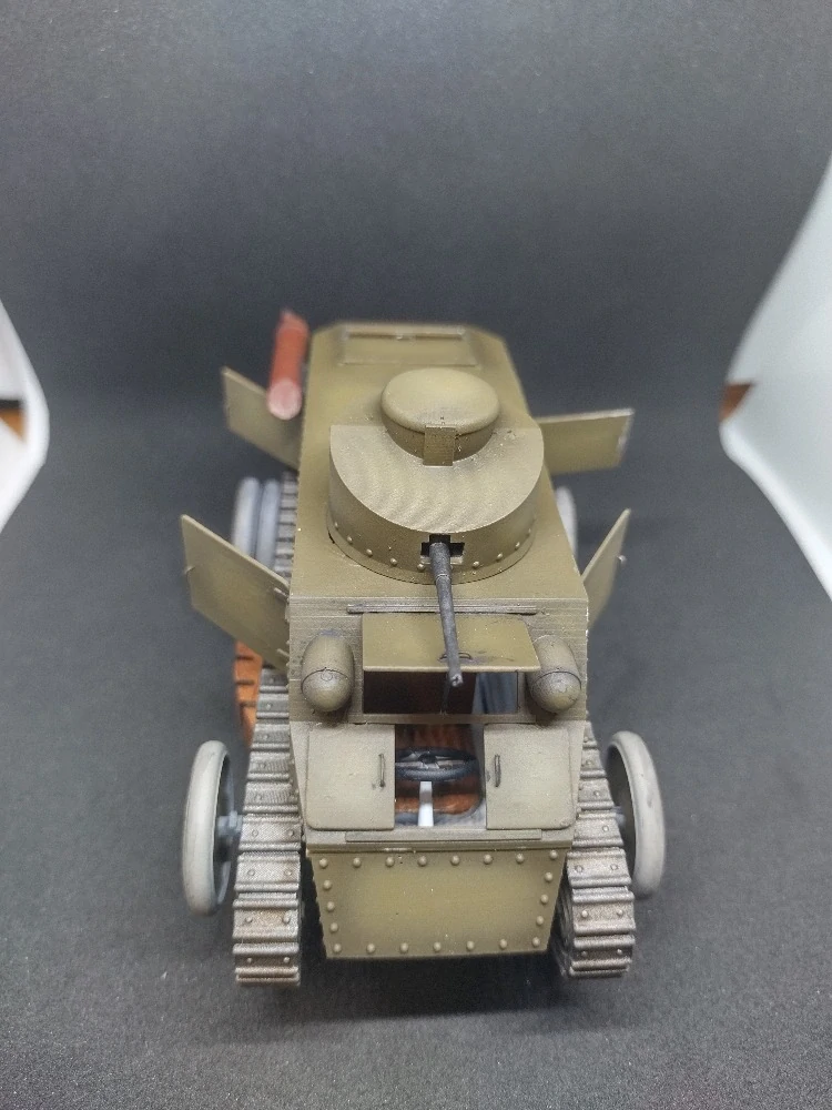 KOLOHOUSENKA 1/35